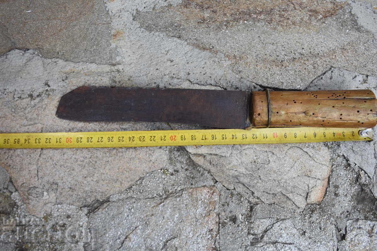 Un cuțit vechi cu preț € 20.00 | 39.12 BGN