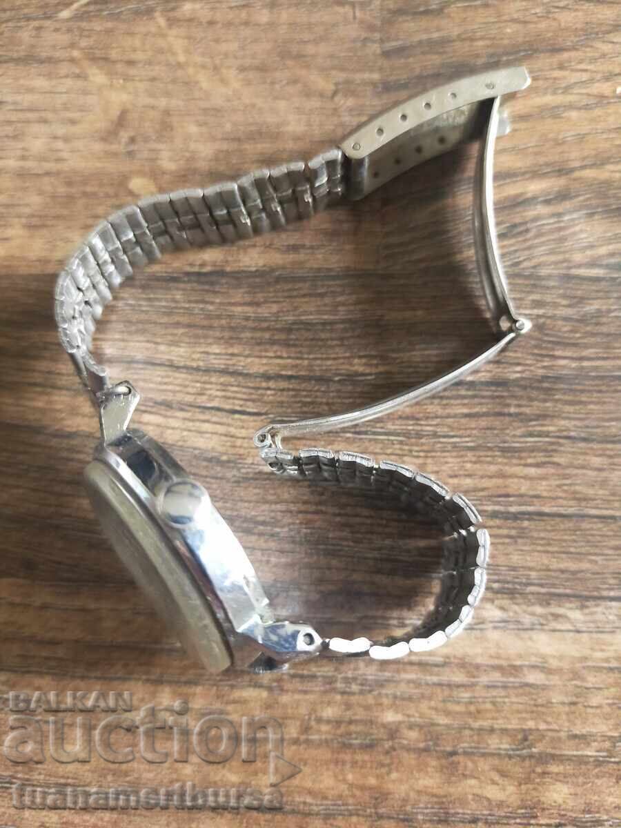 ръчен часовник с цена € 25.00 | 48.90 лв.