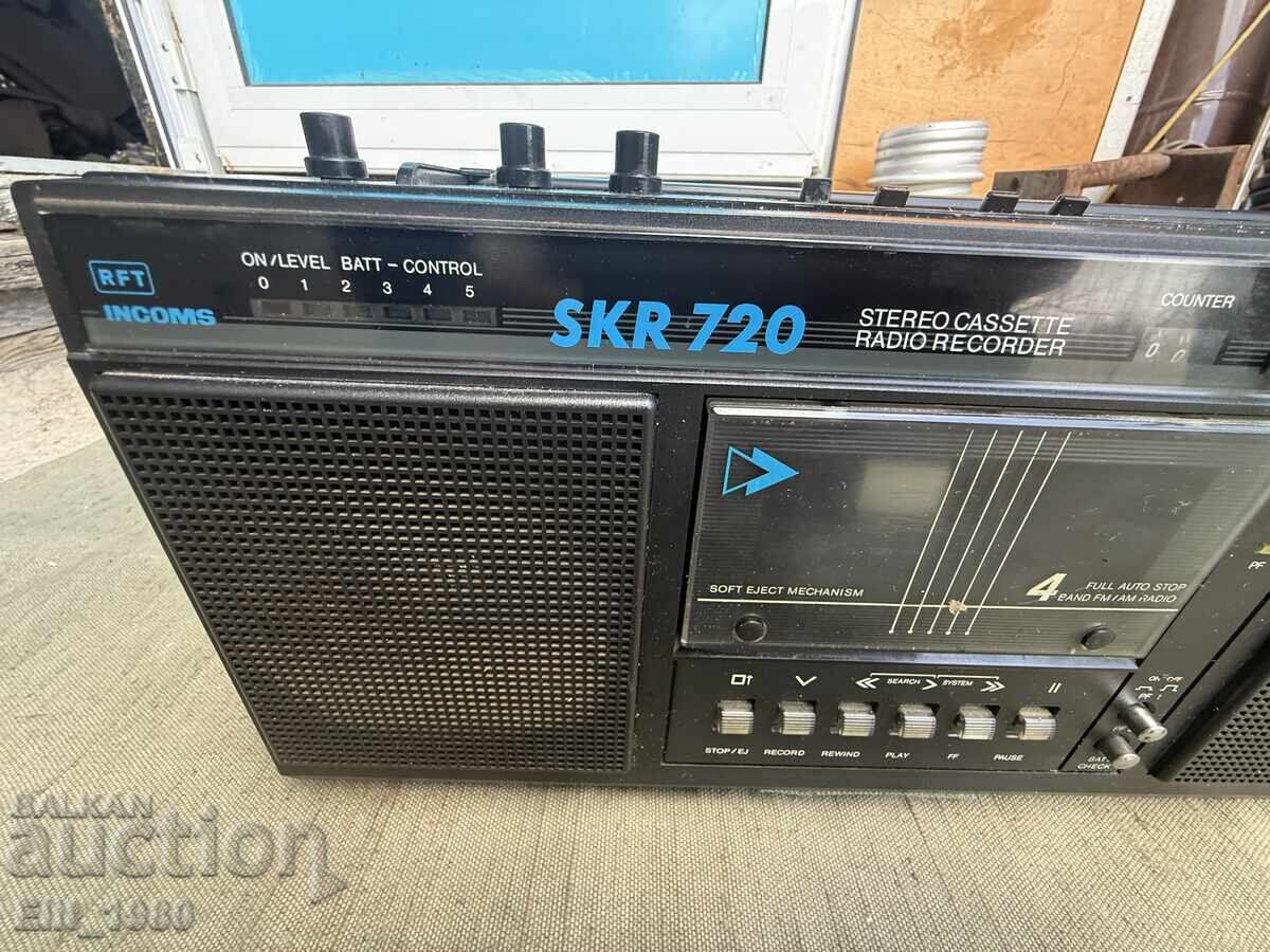 Български радио касетофон с цена € 55.00 | 107.57 лв. Български радио касетофон с цена € 55.00 | 107.57 лв.