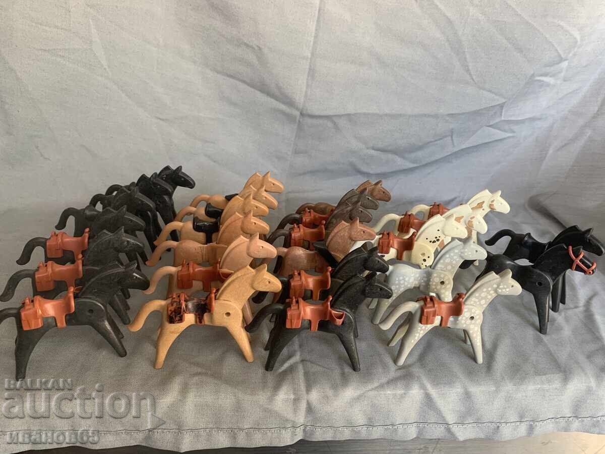 Λοτ Playmobil 25 αλόγων με σέλα / geobra 1974 Λοτ Playmobil 25 αλόγων με σέλα / geobra 1974