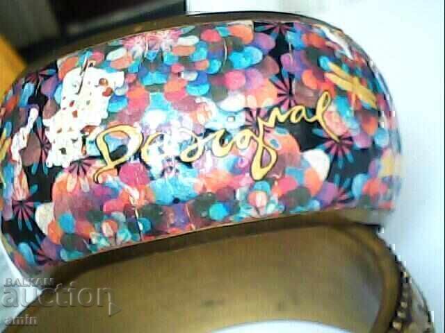 vechi frumoase bratari din bronz ses coral si semnatura gravata vechi frumoase bratari din bronz ses coral si semnatura gravata