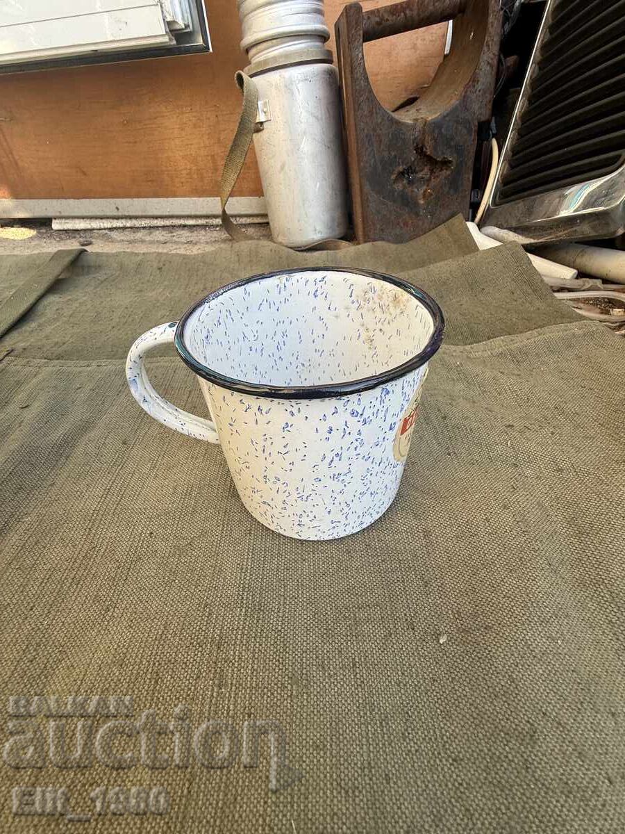 Εμαγιέ στρατιωτική κούπα 1956 με τιμή € 10.00 | 19.56 BGN