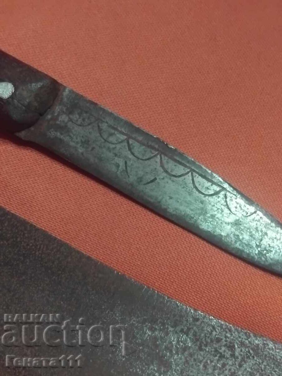 Παλιό σφυρήλατο μαχαίρι και μπαλτάς - 5