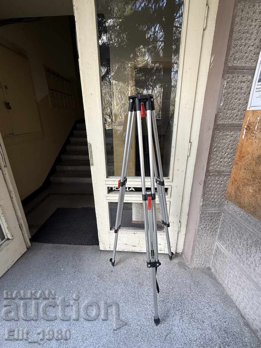 Тринога (Немска)