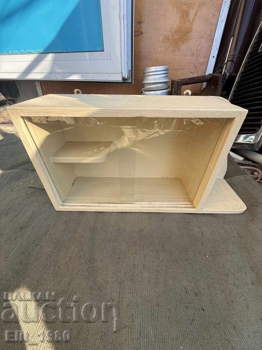 Licitație Trusă medicală de prim ajutor din perioada socialistă