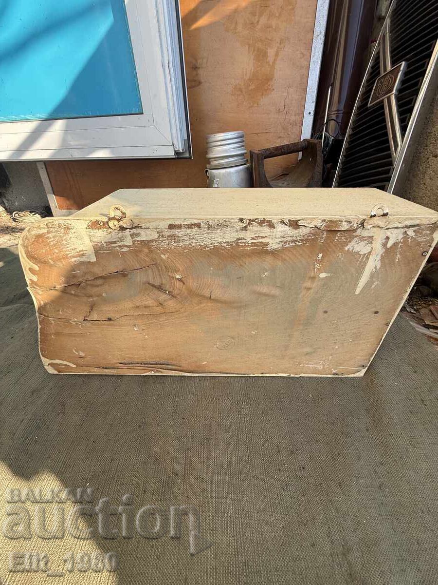 Livrarea Trusă medicală de prim ajutor din perioada socialistă