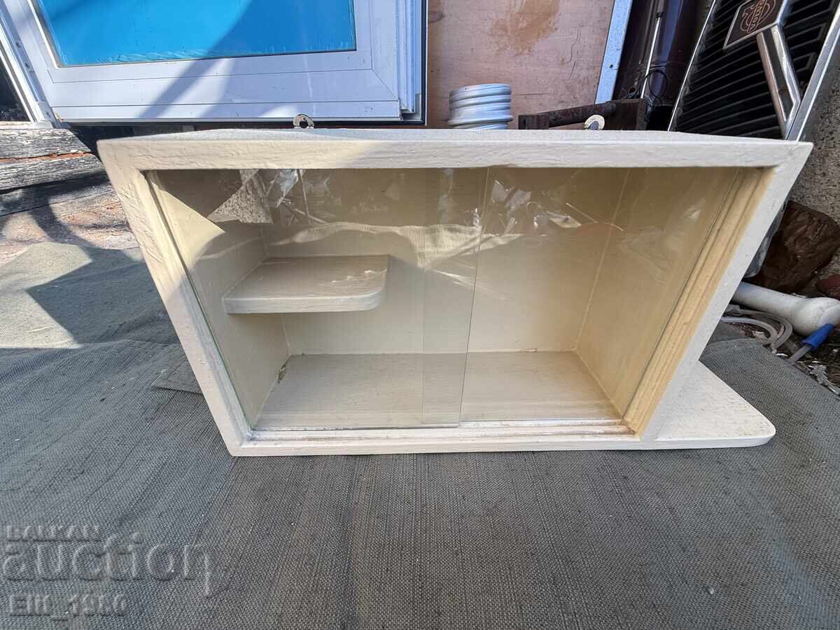 Trusă medicală de prim ajutor din perioada socialistă