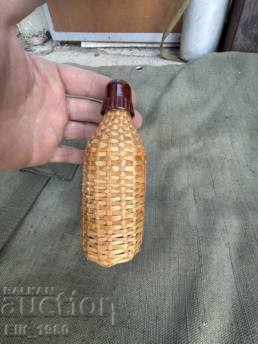 Licitație Sticlă de colonie de lux din perioada socialistă