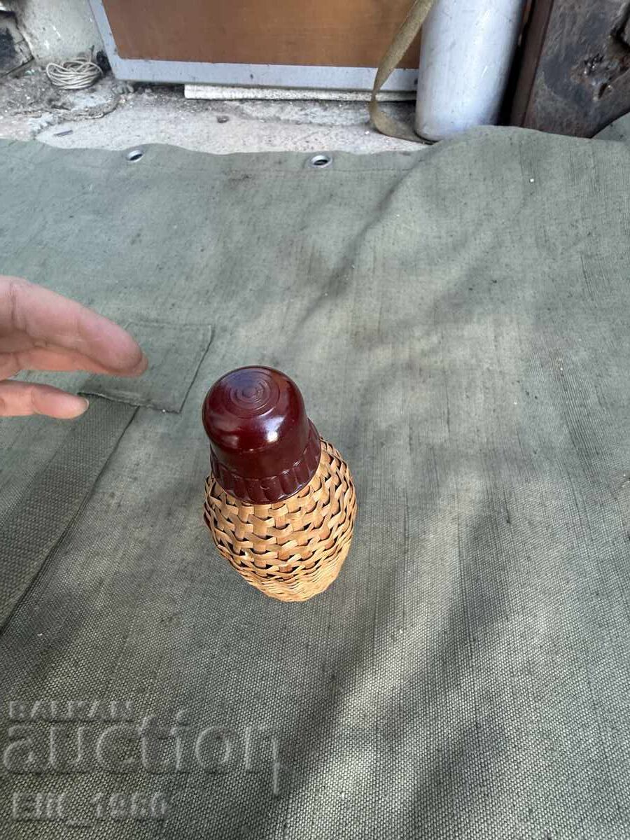 Livrarea Sticlă de colonie de lux din perioada socialistă