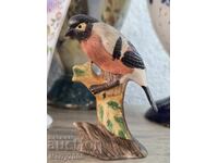 Figurină delicată din porțelan reprezentând un mugurar (Bullfinch)
