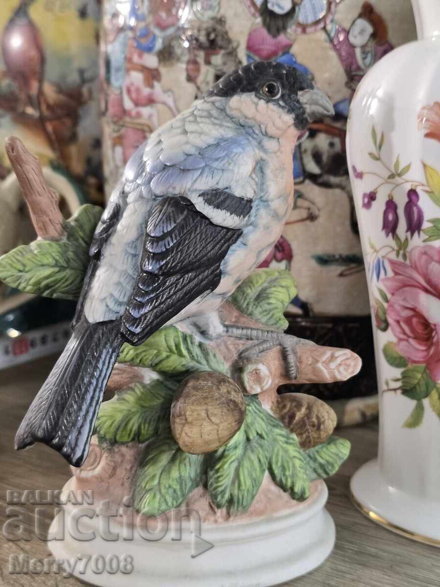 Exquisite bullfinch figurine! - 5
