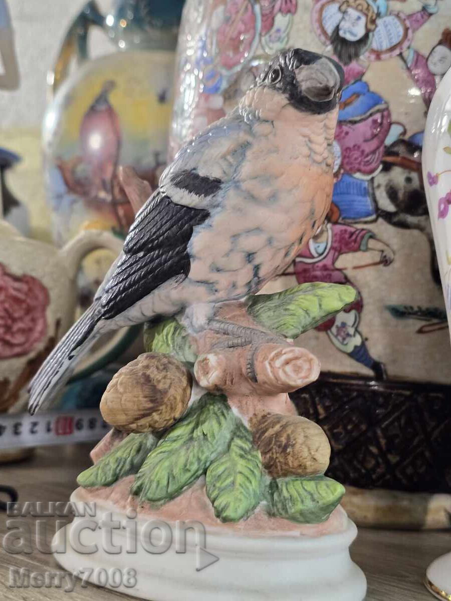 Exquisite bullfinch figurine!