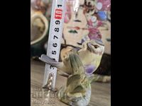 Изящна порцеланова фигурка !!!