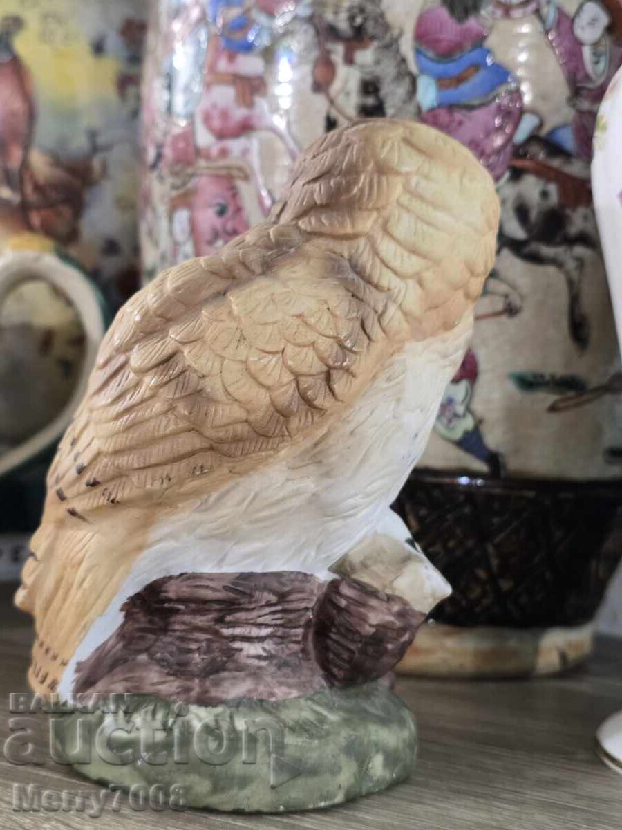 Auction  Exquisite porcelain owl figurine !!!