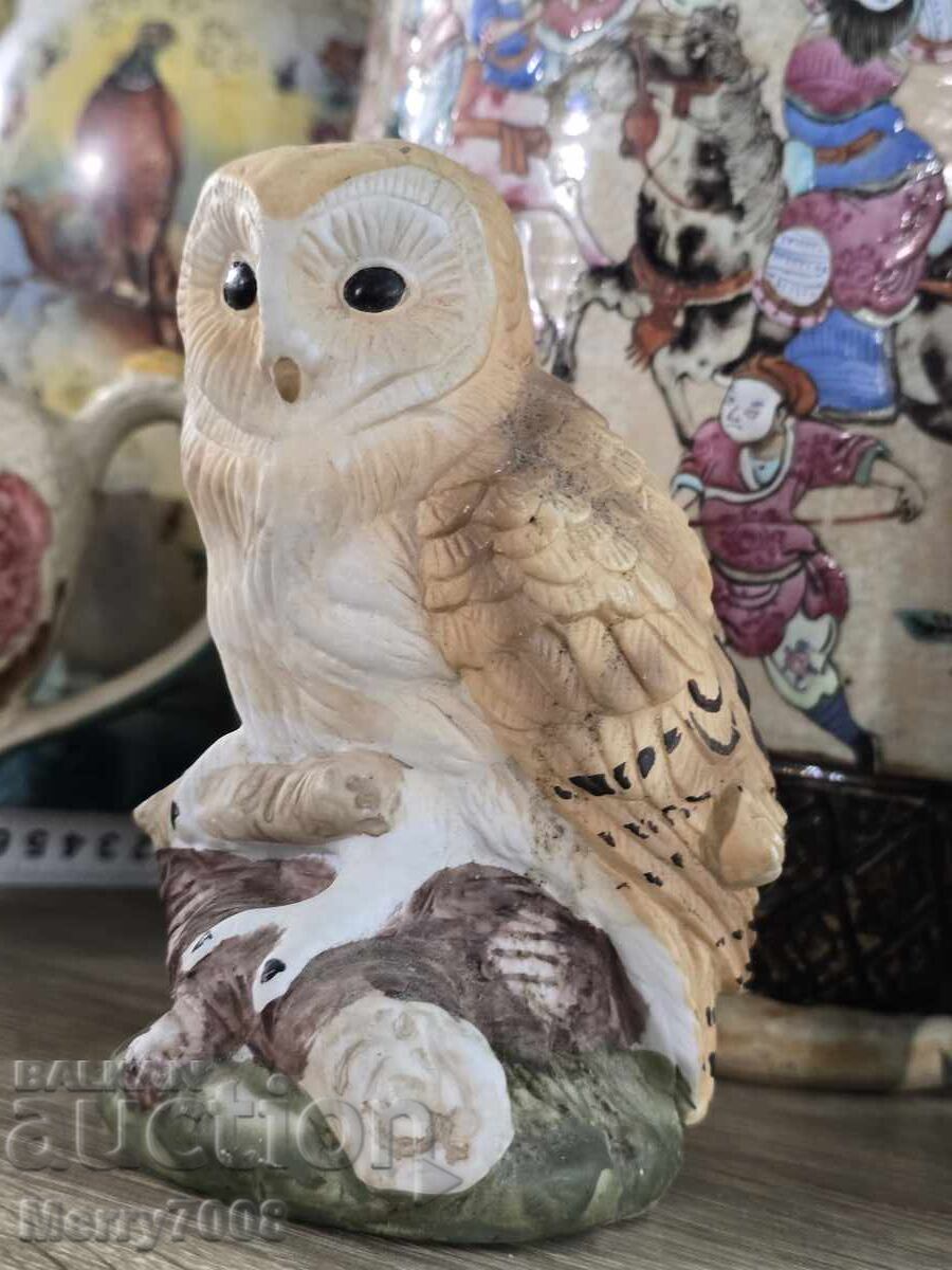 Exquisite porcelain owl figurine !!!