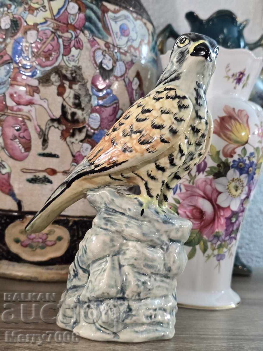 Exquisite porcelain hawk figurine! - 5
