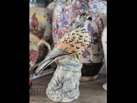 Εκλεπτυσμένη πορσελάνινη φιγούρα γερακιού!