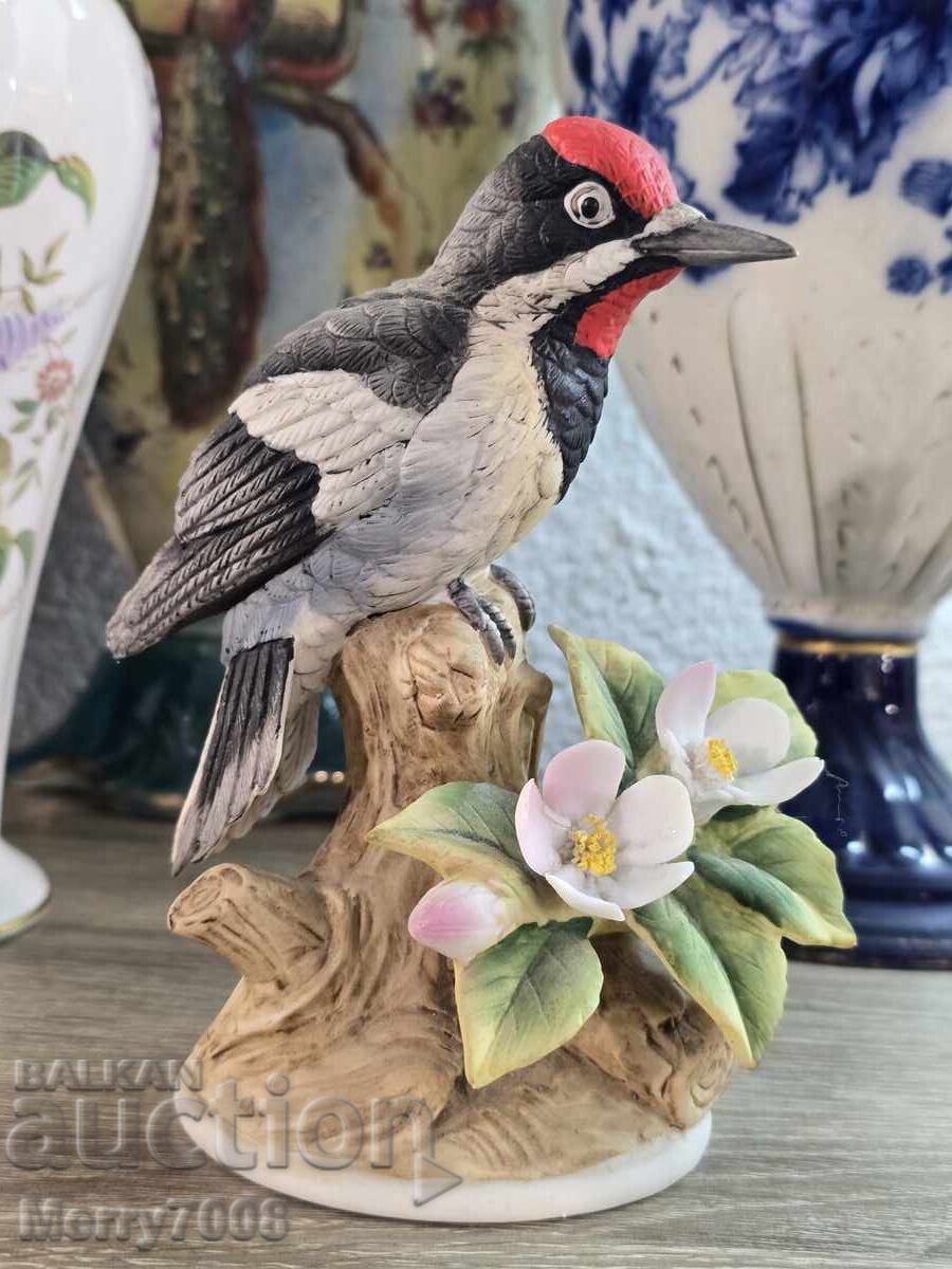 Κομψή συλλεκτική πορσελάνινη φιγούρα σιδερά!