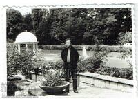 1976 ΜΙΚΡΗ ΠΑΛΙΑ ΦΩΤΟΓΡΑΦΙΑ Κ. ΜΑΡΤΣΕΛΟ ΜΑΣΤΡΟΓΙΑΝΝΙ ΣΤΗ ΜΠΑΝΚΙΑ Ζ550