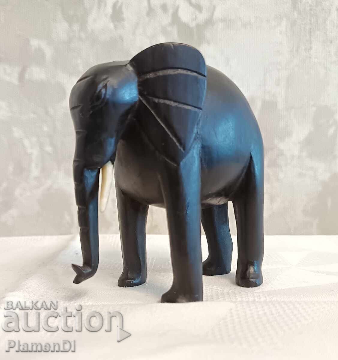 Elefant sculptat manual din abanos și os - figurină vintage cu preț € 16.00 | 31.29 BGN