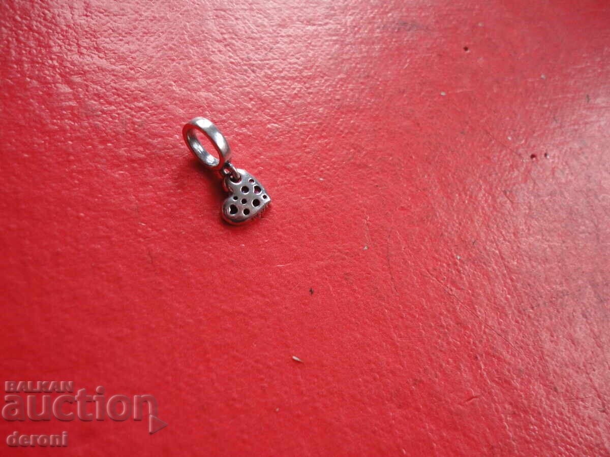 Παράδοση Ασημένιο κολιέ μενταγιόν Pandora με πέτρες Παράδοση Ασημένιο κολιέ μενταγιόν Pandora με πέτρες