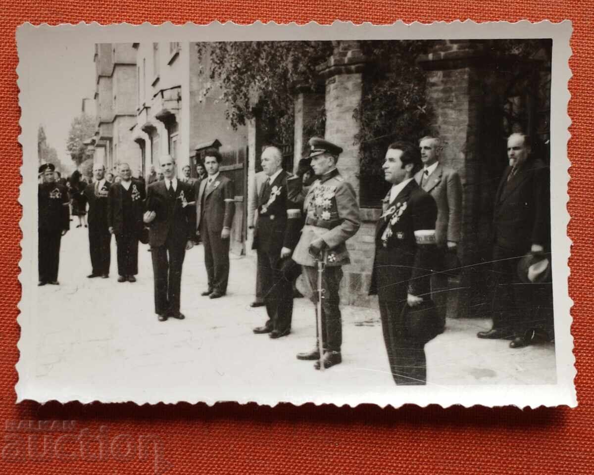 Στρατηγός Νίκολα Ζέκοφ και Συνταγματάρχης Γκεόργκι Συμεόνοφ Στρατηγός Νίκολα Ζέκοφ και Συνταγματάρχης Γκεόργκι Συμεόνοφ