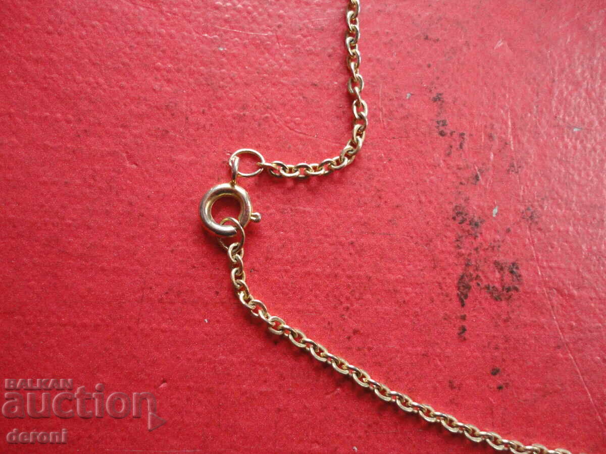 Позлатена верижка колие 15 с цена € 5.00 | 9.78 лв. Позлатена верижка колие 15 с цена € 5.00 | 9.78 лв.