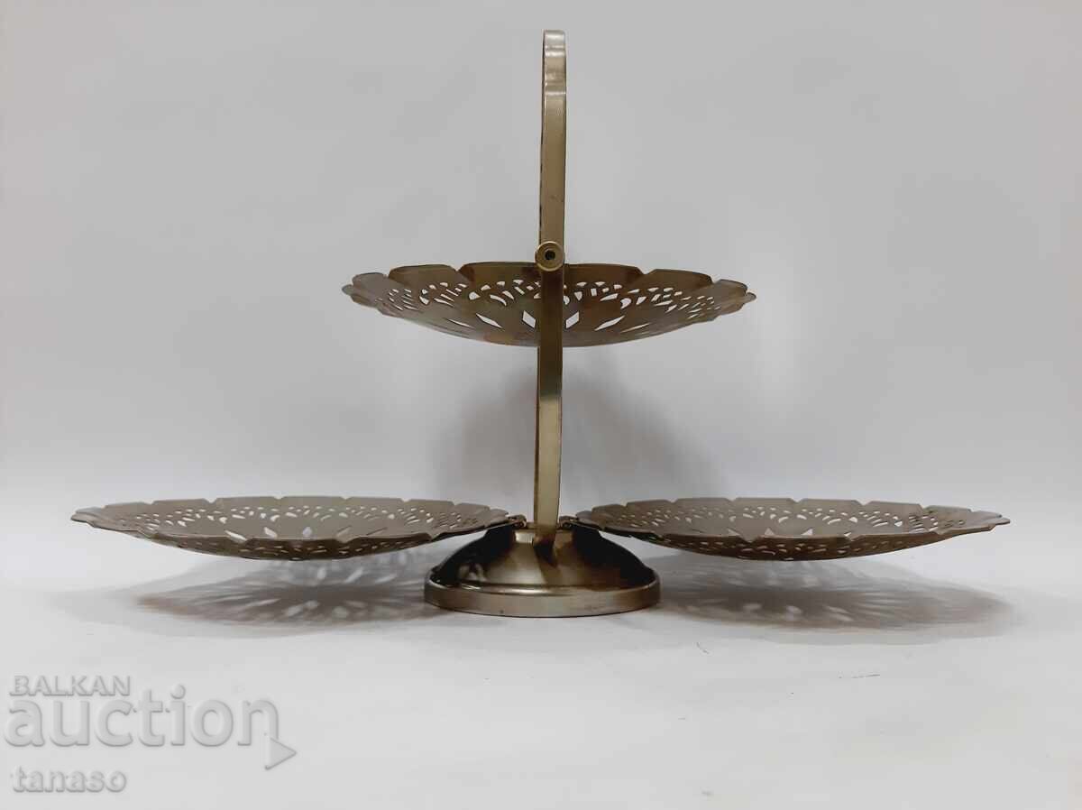 Ρετρό πτυσσόμενη βάση 3 επιπέδων–φιλιγκράν μέταλλο(2.5) με τιμή € 15.00 | 29.34 BGN