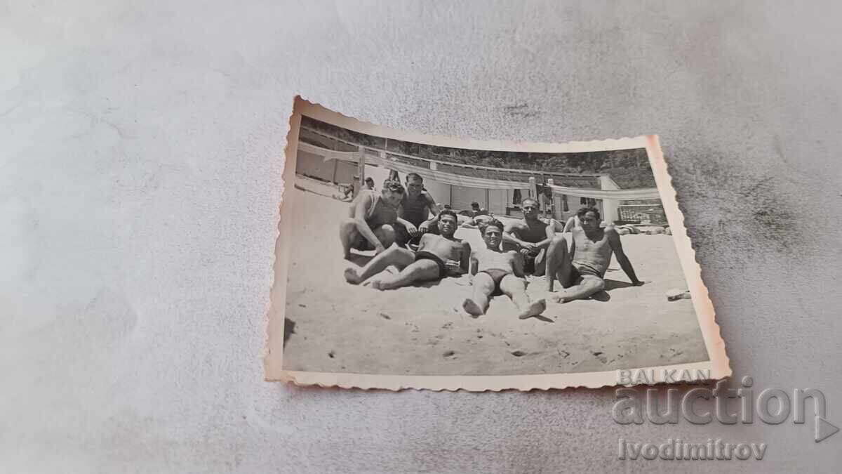 Φωτογραφία Νεολαία στην παραλία