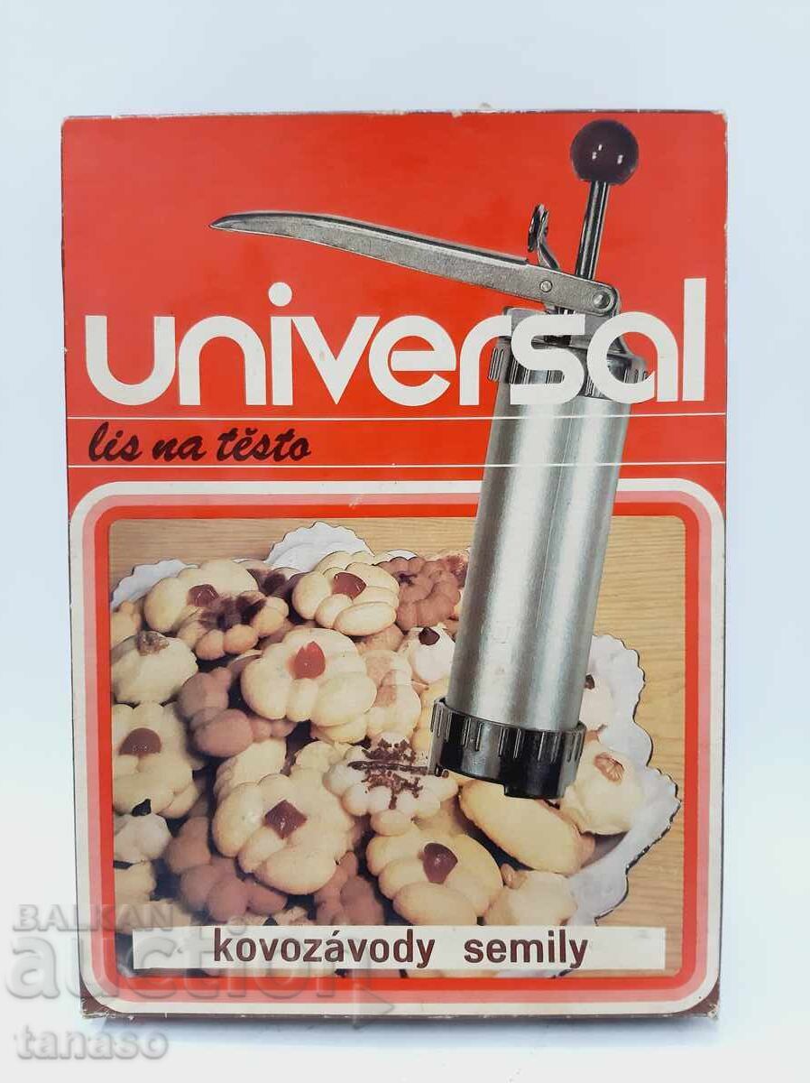 Ρετρό μεταλλική πρέσα/σύριγγα για μπισκότα "Universal", Τσεχοσλοβακία