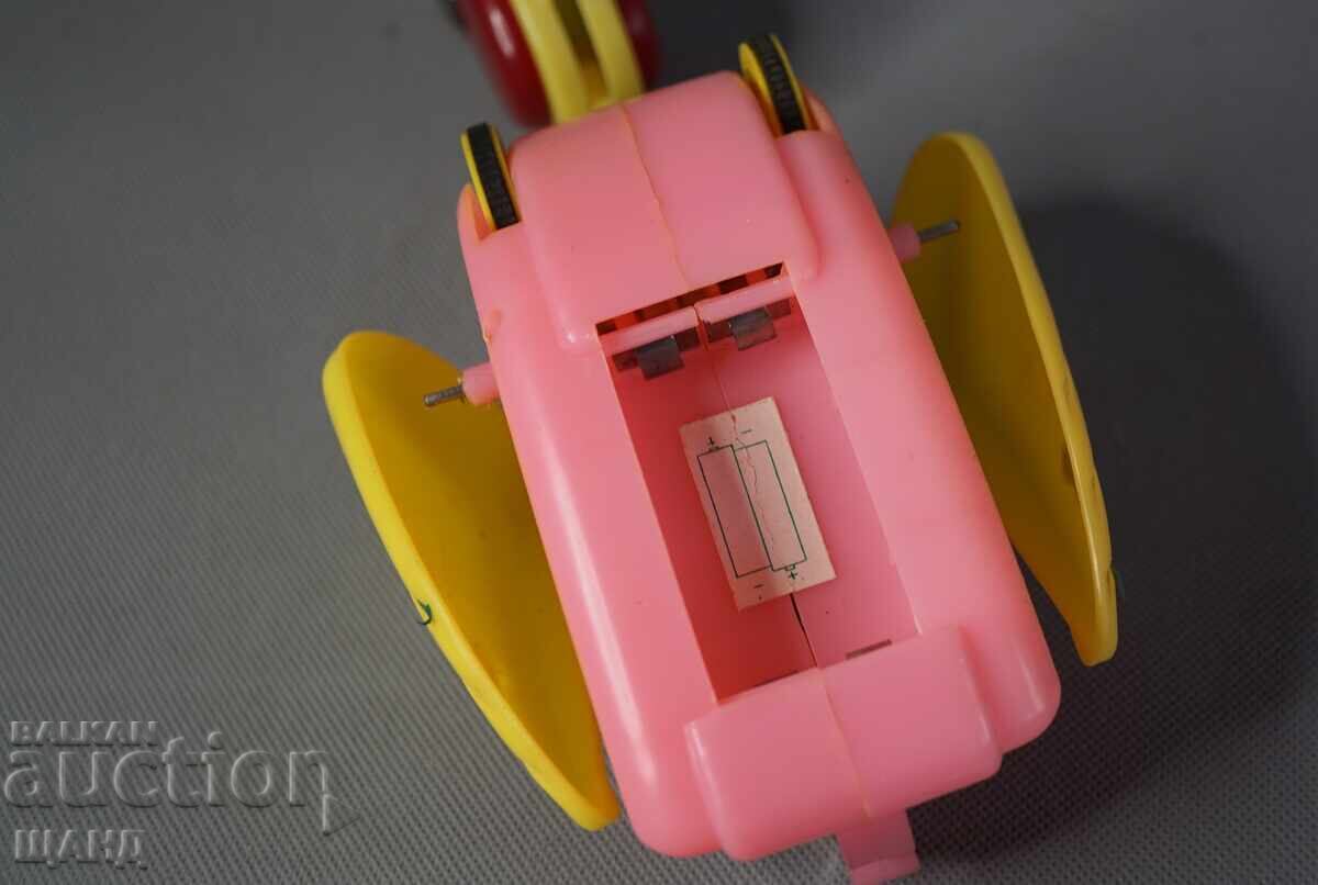 Jucărie chinezească veche din plastic, rață cu cutie - 6 Jucărie chinezească veche din plastic, rață cu cutie - 6