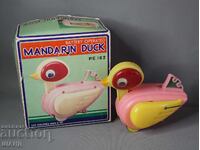 Стара Китайска пластмасова играчка пате с кутия