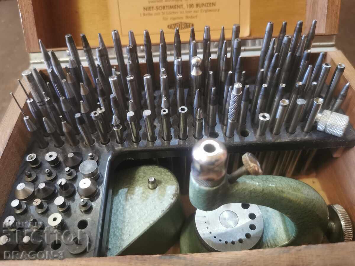 Licitație FAVORITE ZAMBALÂC Licitație FAVORITE ZAMBALÂC