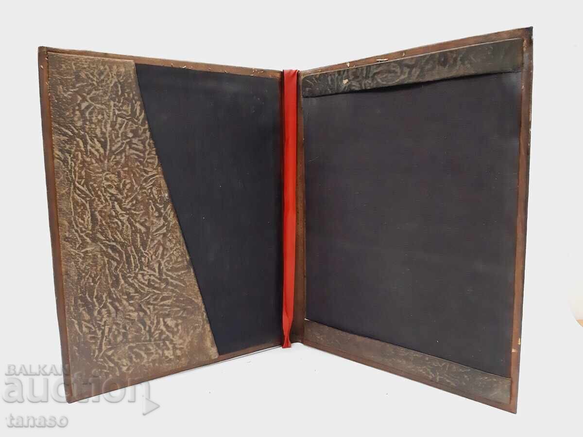 Χειροποίητος δερμάτινος φάκελος με ένθετα και πέτρες (2.4) με τιμή € 28.00 | 54.76 BGN