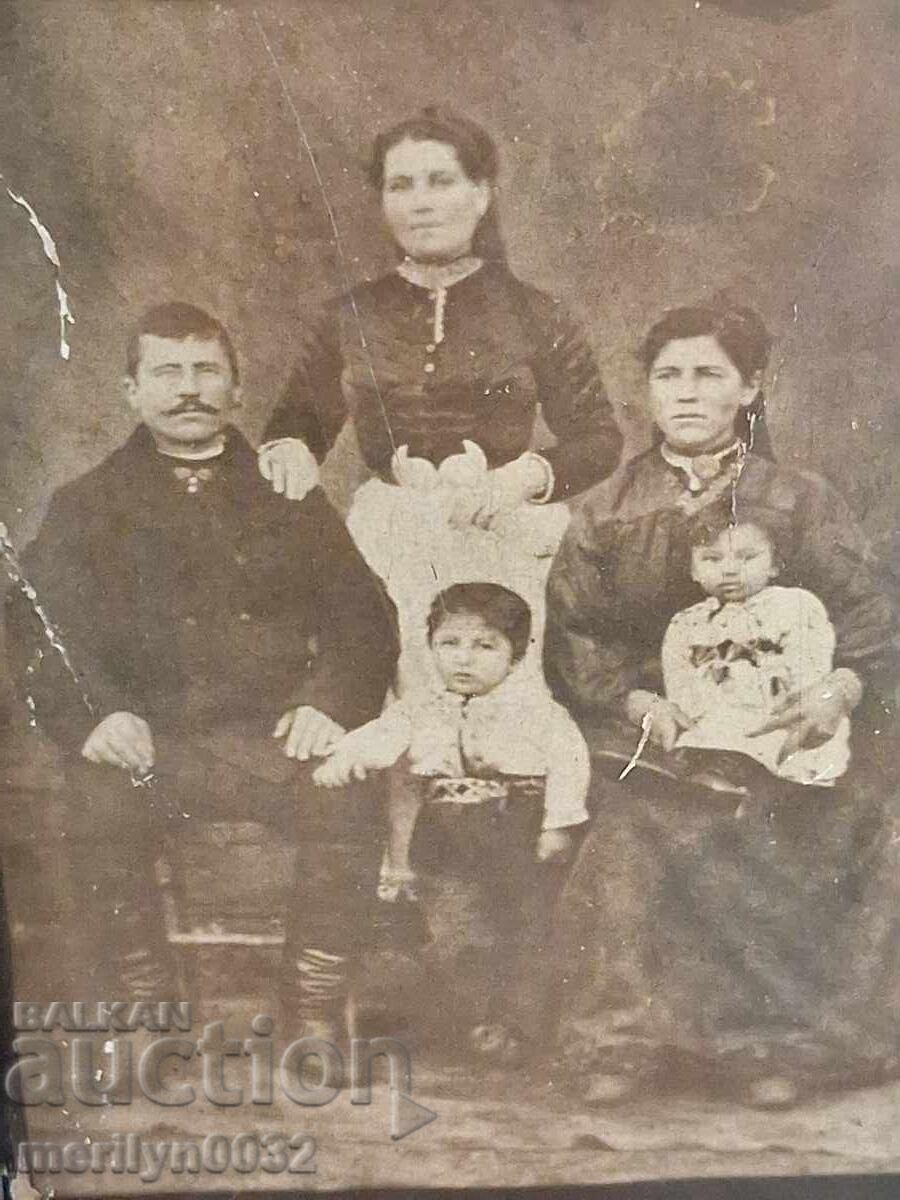 Auction  Framed primitive photo early 20th century photograph