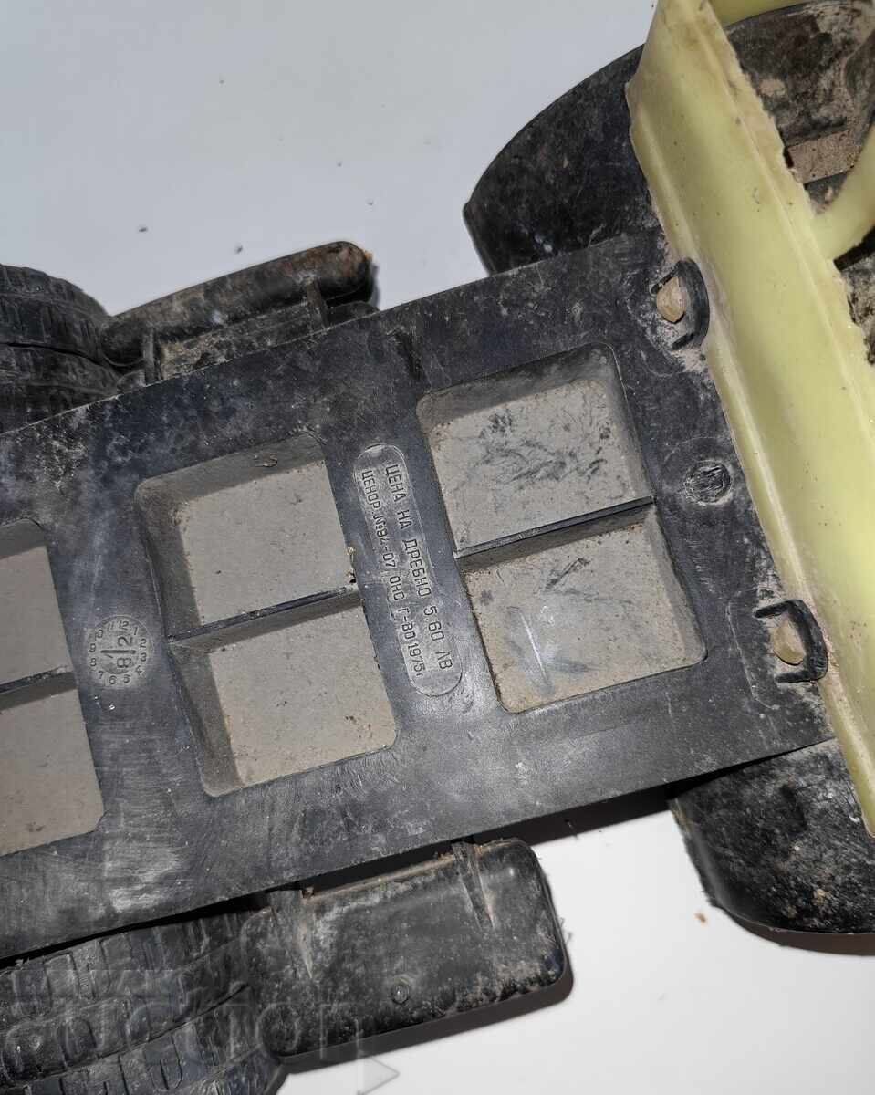 SOCIALIST PLASTIC TOY TRUCK - DIRTY - 6
