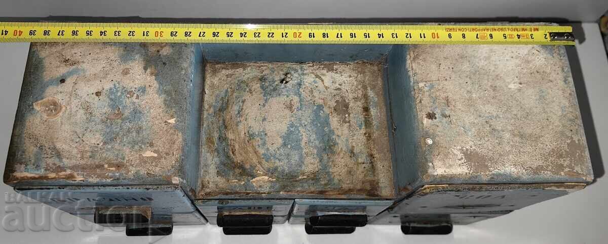 DULAP VINTAGE PENTRU CONSERVE, DULAP, SET PENTRU CONDIMENTE cu preț € 10.00 | 19.56 BGN