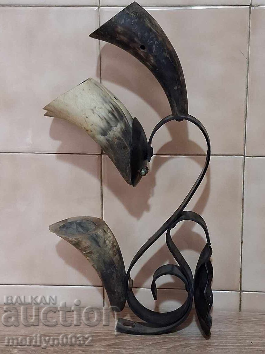 Σοβιετικό κηροπήγιο από σφυρήλατο σίδερο με θήκες από κέρατο αγελάδας με τιμή € 39.99 | 78.21 BGN