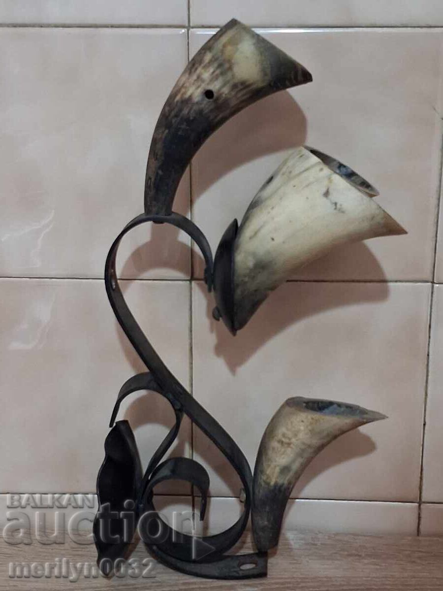 Σοβιετικό κηροπήγιο από σφυρήλατο σίδερο με θήκες από κέρατο αγελάδας