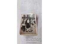 Снимка София Три момичета на разходка