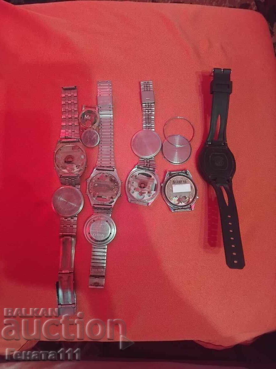 Доставка на Лот стари електрони часовници Доставка на Лот стари електрони часовници