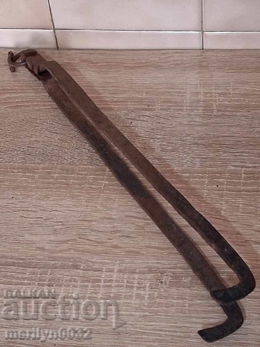 Παλιό ντιλάφι, λαβίδα, σφυρήλατο σίδερο για φούρνο με τιμή € 23.38 | 45.73 BGN