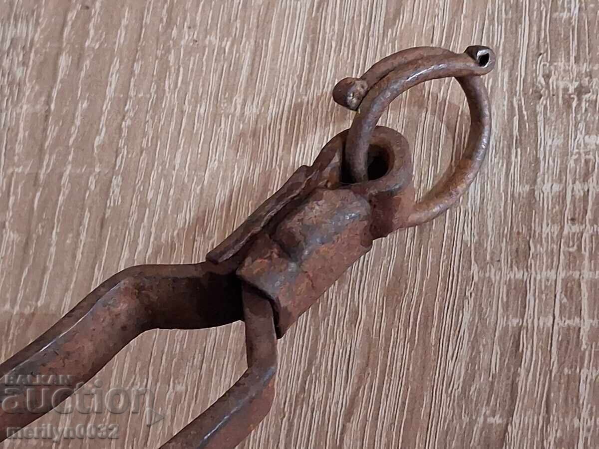 Παράδοση Παλιό ντιλάφι, λαβίδα, σφυρήλατο σίδερο για φούρνο