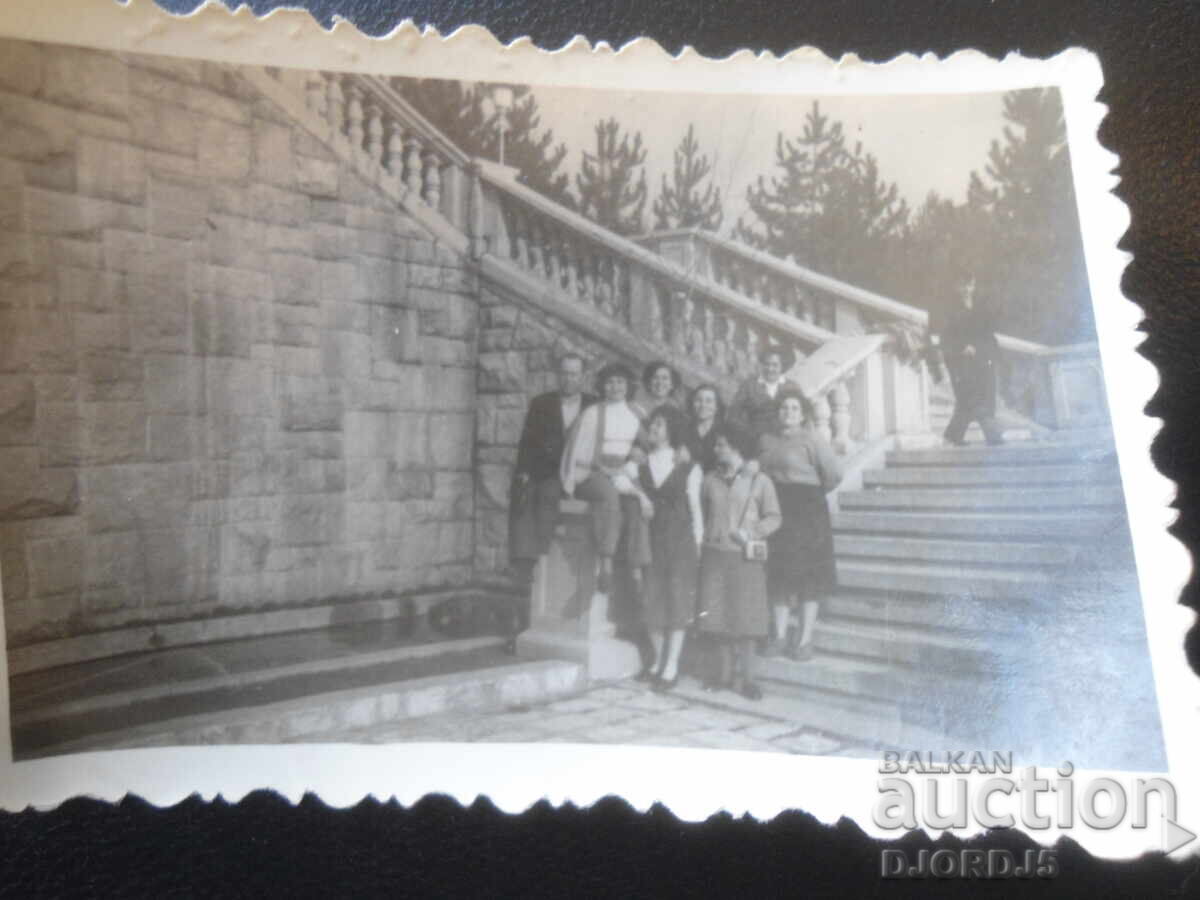 Παλιά φωτογραφία, Διεθνές τμήμα, Λέφσκι αρ. 9