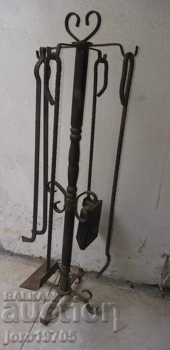 Доставка на стар комплект за камина / ковано желязо