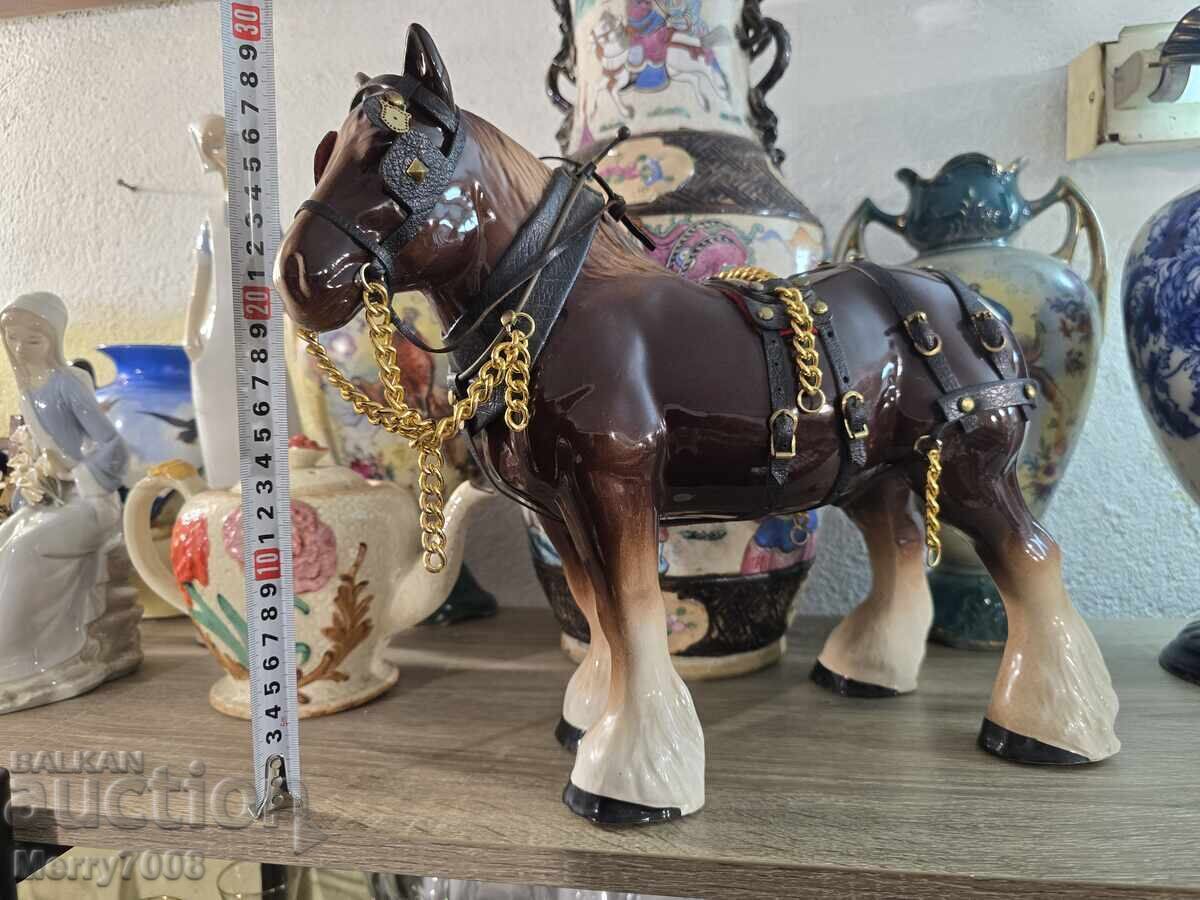 Collector's item – porcelain horse figurine! - 5