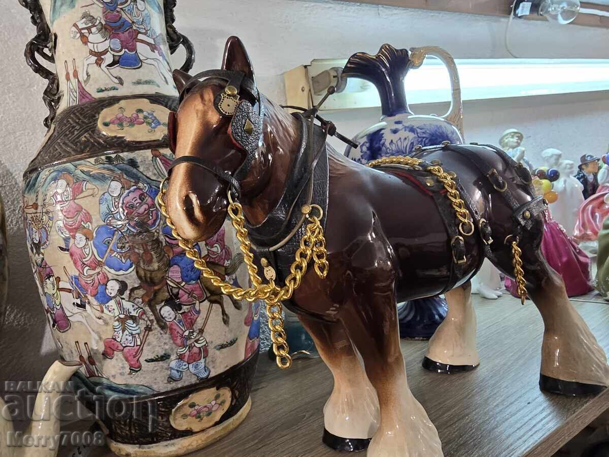 Collector's item – porcelain horse figurine! - 6
