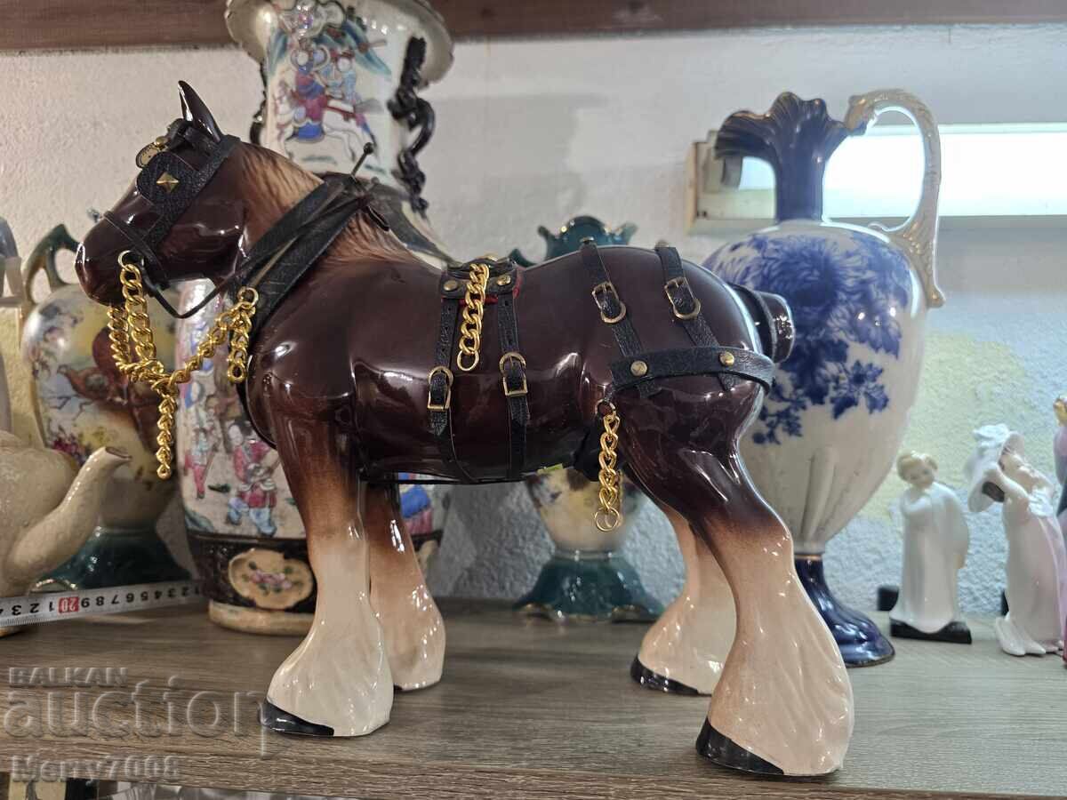 Collector's item – porcelain horse figurine! - 7