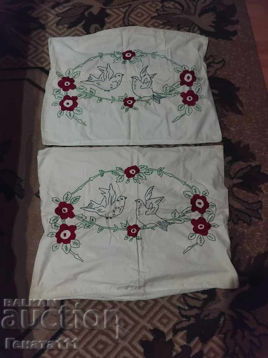 Huse vechi de pernă brodate