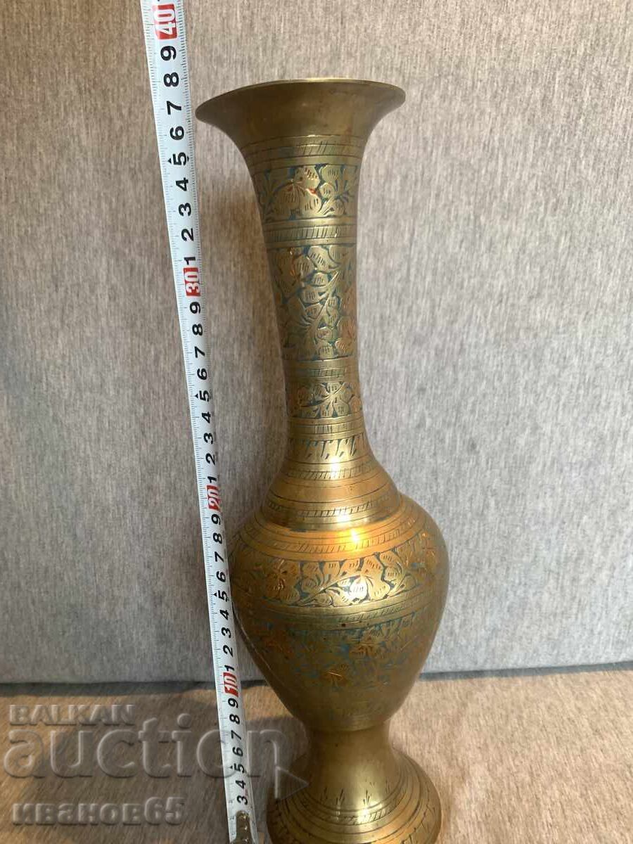 Δημοπρασία Παλιά χαραγμένη ορειχάλκινη βάζα